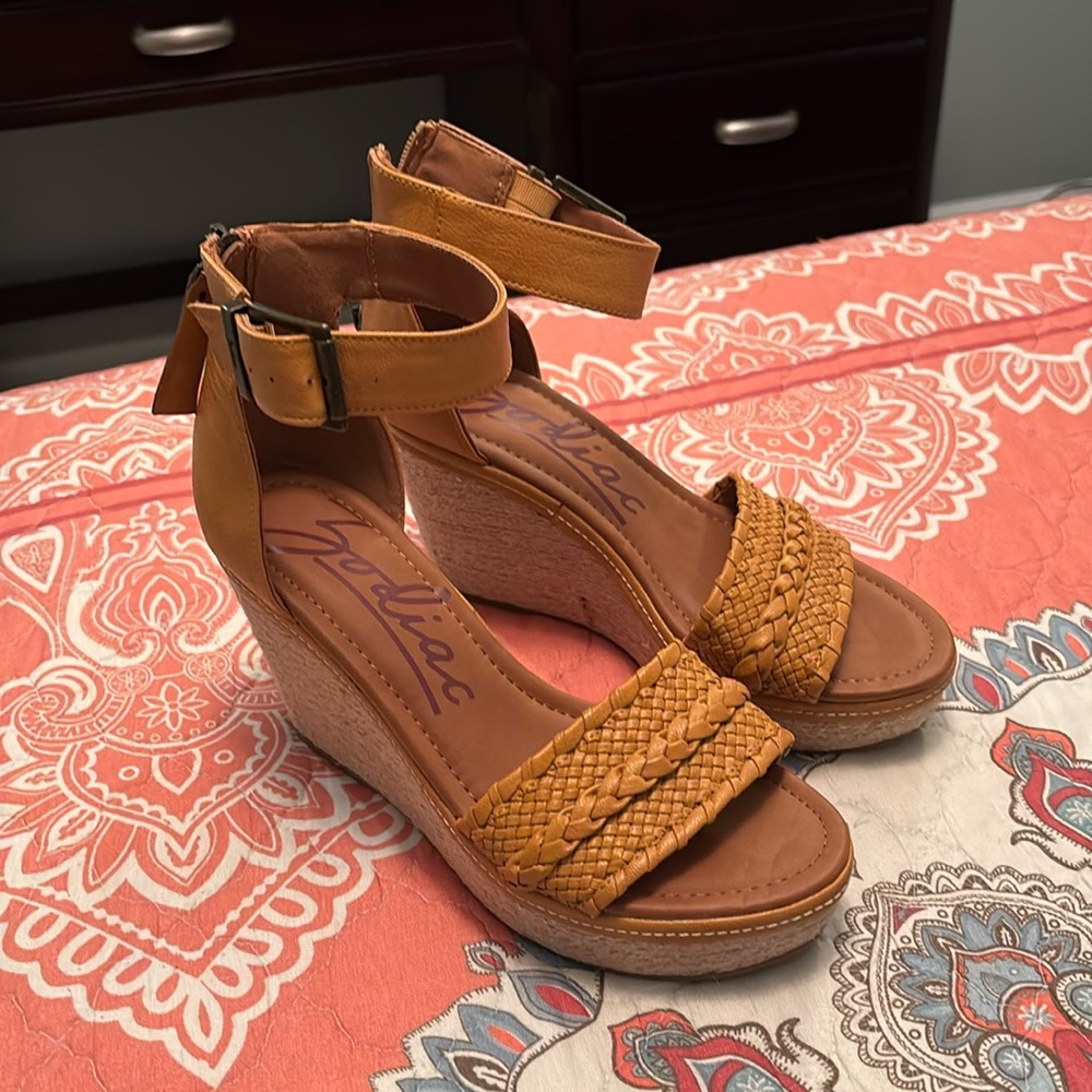 ZODIAC Women's, Sabeen Sandal